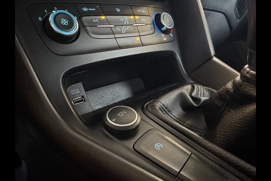Ford Focus 1.0 Lease Edition / NWE DISTR.RIEM !! / VOORRUITVERW. / ALL-SEASON / CRUISE / BLUET. / CARPLAY / PRIVACY GLASS / '16 !