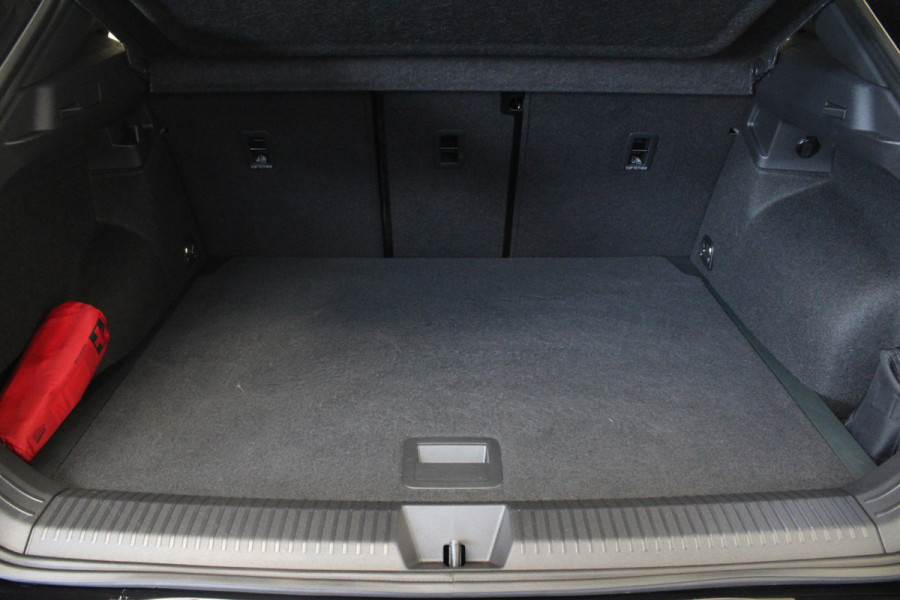 Volkswagen T-Roc 1.5 eTSI R-Line |Camera|Stoel/stuur verw.|