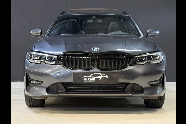 BMW 3 Serie Touring 320e Business Edition Plus | Panoramadak | Wegkl. trekhaak | Vol leder