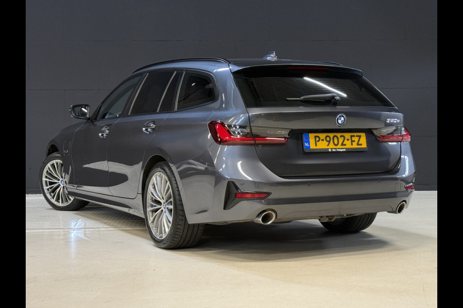 BMW 3 Serie Touring 320e Business Edition Plus | Panoramadak | Wegkl. trekhaak | Vol leder