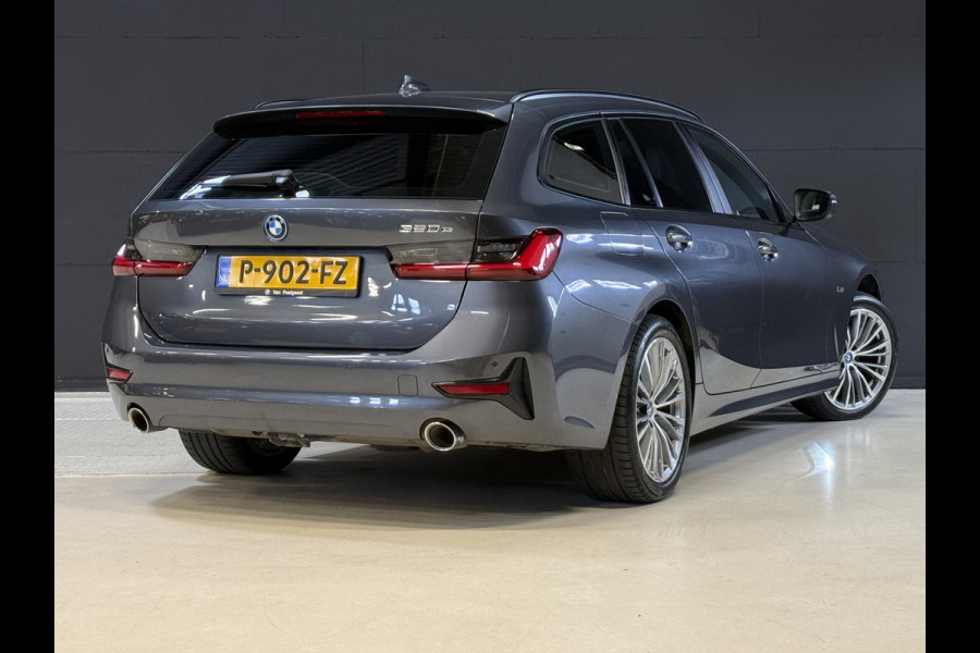 BMW 3 Serie Touring 320e Business Edition Plus | Panoramadak | Wegkl. trekhaak | Vol leder