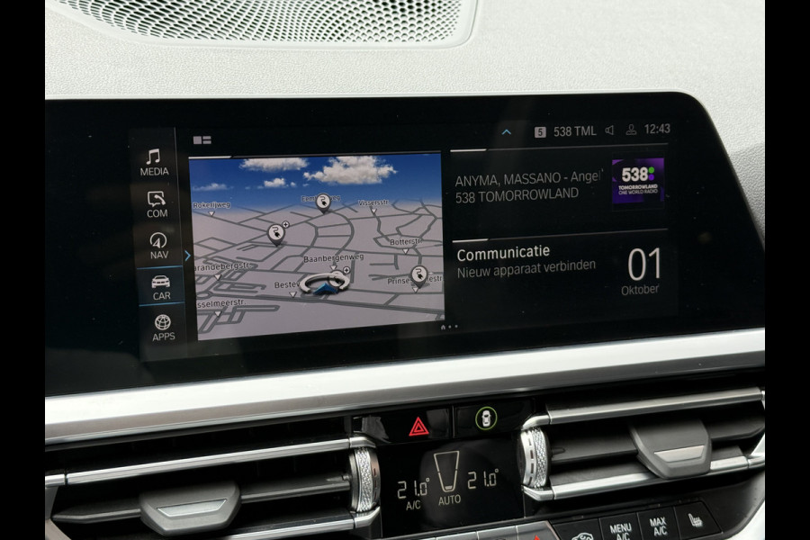 BMW 3 Serie Touring 320e Business Edition Plus | Panoramadak | Wegkl. trekhaak | Vol leder
