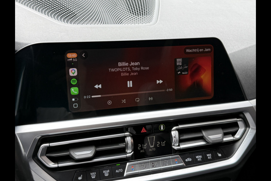 BMW 3 Serie Touring 320e Business Edition Plus | Panoramadak | Wegkl. trekhaak | Vol leder