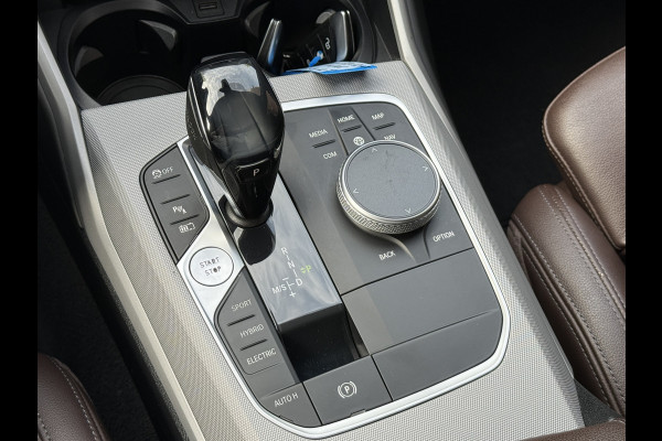 BMW 3 Serie Touring 330e Business Edition Plus | Vol leder | Elektr. trekhaak | Harman/Kardon