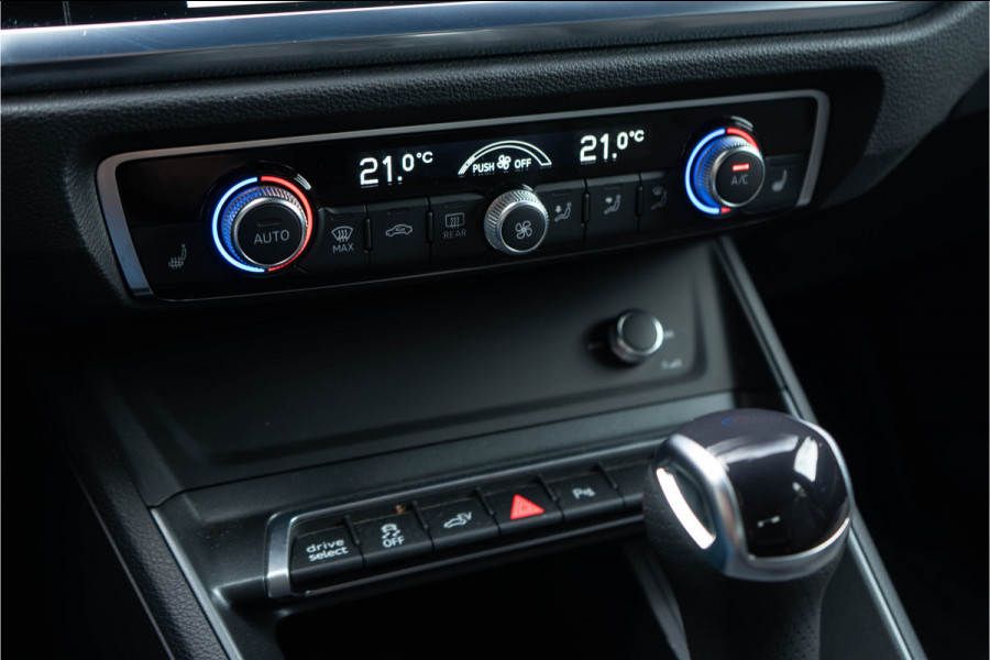 Audi Q3 Sportback 45 TFSI e S-Line / Full LED/ Camera/ 20 Inch/ Leder Alcantara/ 180kW