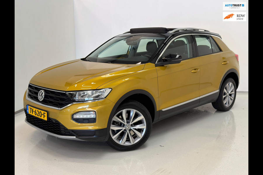 Volkswagen T-Roc 1.0 TSI Style / Pano / Trekhaak / Virtual
