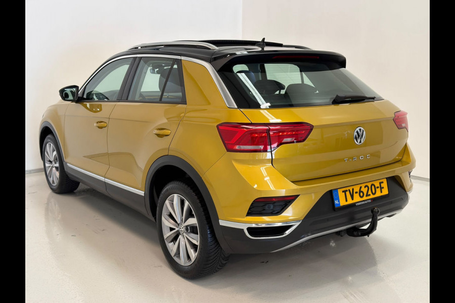 Volkswagen T-Roc 1.0 TSI Style / Pano / Trekhaak / Virtual