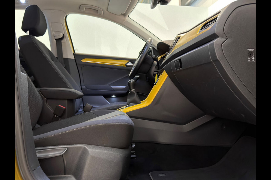 Volkswagen T-Roc 1.0 TSI Style / Pano / Trekhaak / Virtual
