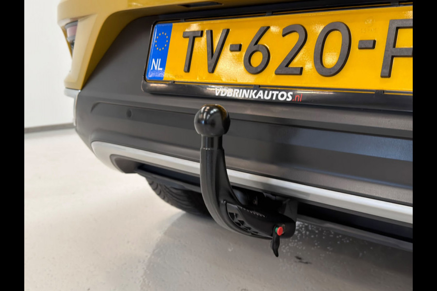 Volkswagen T-Roc 1.0 TSI Style / Pano / Trekhaak / Virtual