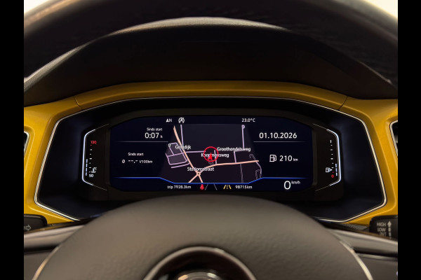 Volkswagen T-Roc 1.0 TSI Style / Pano / Trekhaak / Virtual