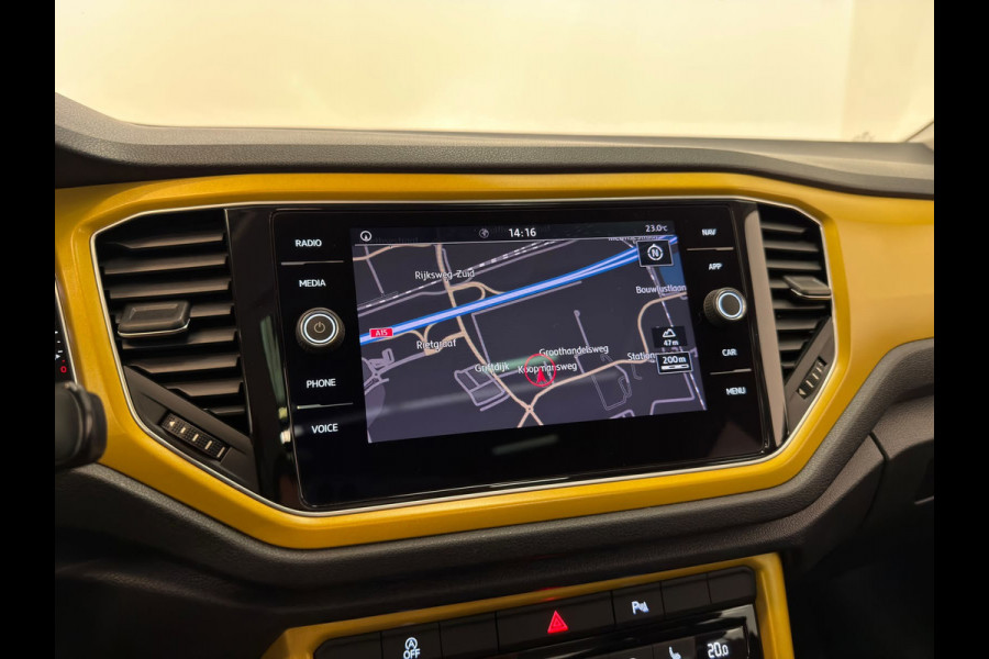 Volkswagen T-Roc 1.0 TSI Style / Pano / Trekhaak / Virtual