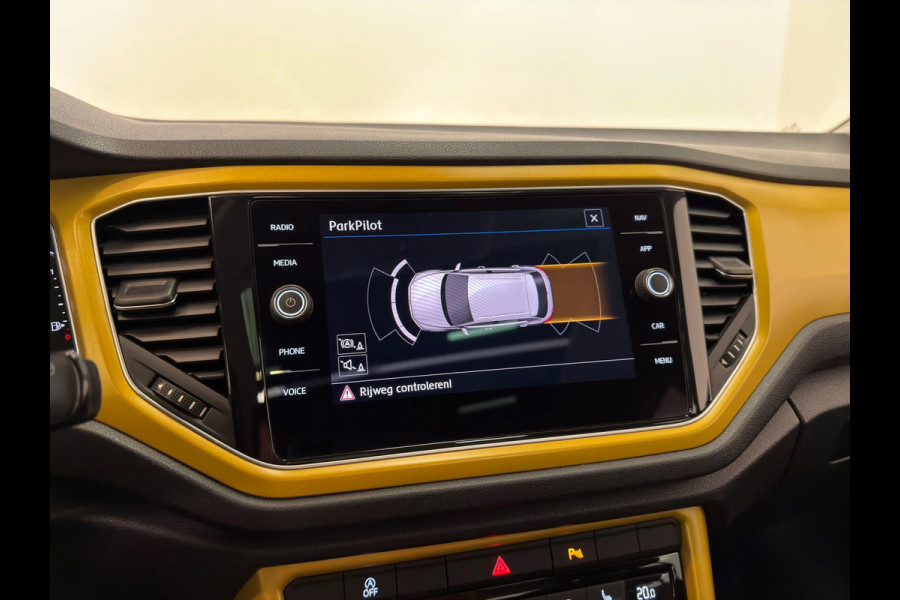 Volkswagen T-Roc 1.0 TSI Style / Pano / Trekhaak / Virtual