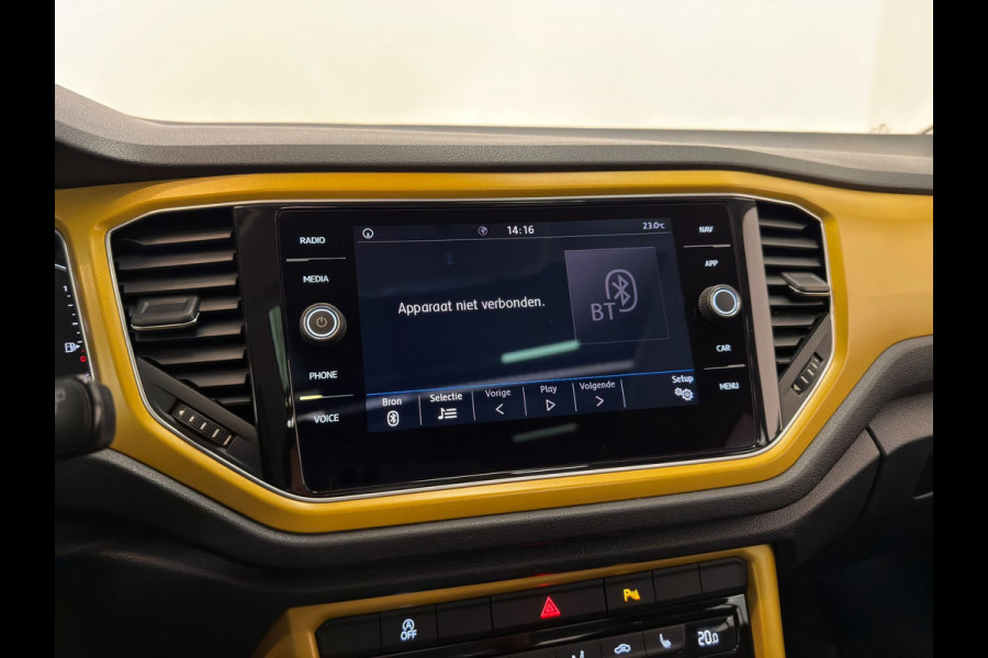 Volkswagen T-Roc 1.0 TSI Style / Pano / Trekhaak / Virtual