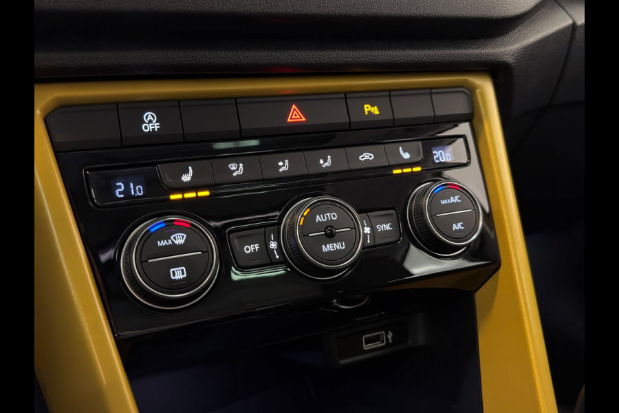 Volkswagen T-Roc 1.0 TSI Style / Pano / Trekhaak / Virtual