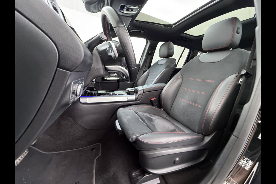 Mercedes-Benz EQB 250 AMG Night Line 7-Persoons Premium plus SOH 95% Panoramadak Adap.Cruise Head-Up Display Lmv 20" Elek.Stoelen+Memory+Verwarmd  Actieve park-assist Licht en zichtpakket Led Privacy Glas DAB 1e Eigenaar Dealeronderhouden Origineel Nederlandse Auto
