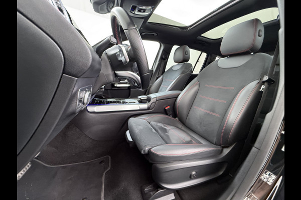 Mercedes-Benz EQB 250 AMG Night Line 7-Persoons Premium plus SOH 95% Panoramadak Adap.Cruise Head-Up Display Lmv 20" Elek.Stoelen+Memory+Verwarmd  Actieve park-assist Licht en zichtpakket Led Privacy Glas DAB 1e Eigenaar Dealeronderhouden Origineel Nederlandse Auto