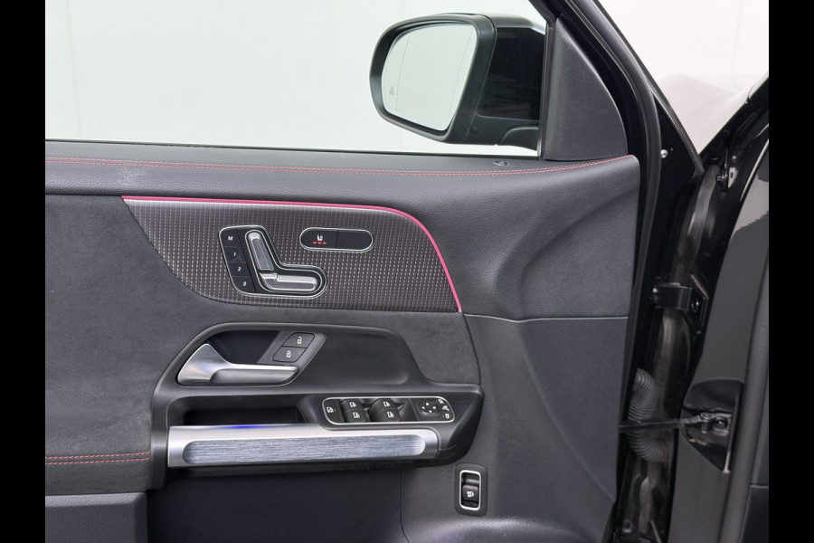Mercedes-Benz EQB 250 AMG Night Line 7-Persoons Premium plus SOH 95% Panoramadak Adap.Cruise Head-Up Display Lmv 20" Elek.Stoelen+Memory+Verwarmd  Actieve park-assist Licht en zichtpakket Led Privacy Glas DAB 1e Eigenaar Dealeronderhouden Origineel Nederlandse Auto