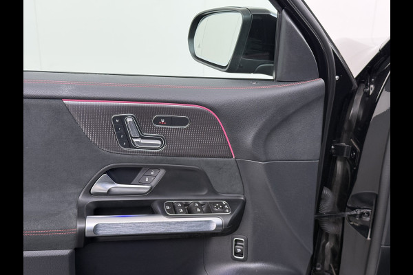 Mercedes-Benz EQB 250 AMG Night Line 7-Persoons Premium plus SOH 95% Panoramadak Adap.Cruise Head-Up Display Lmv 20" Elek.Stoelen+Memory+Verwarmd  Actieve park-assist Licht en zichtpakket Led Privacy Glas DAB 1e Eigenaar Dealeronderhouden Origineel Nederlandse Auto