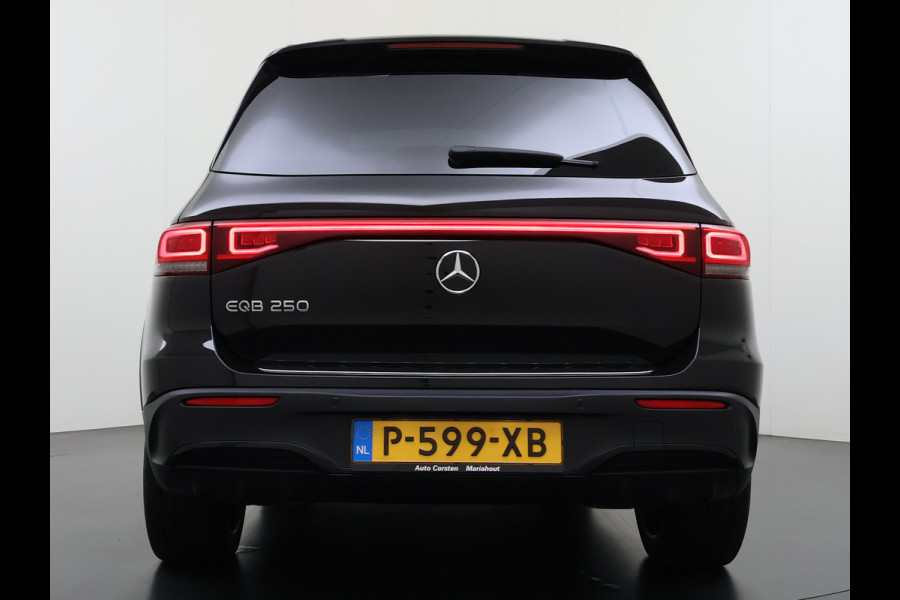 Mercedes-Benz EQB 250 AMG Night Line 7-Persoons Premium plus SOH 95% Panoramadak Adap.Cruise Head-Up Display Lmv 20" Elek.Stoelen+Memory+Verwarmd  Actieve park-assist Licht en zichtpakket Led Privacy Glas DAB 1e Eigenaar Dealeronderhouden Origineel Nederlandse Auto