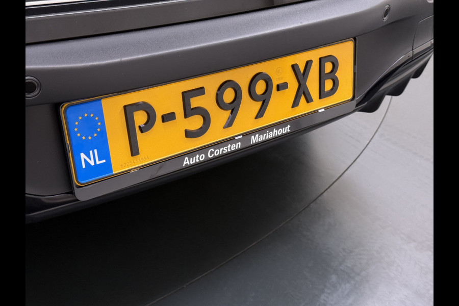 Mercedes-Benz EQB 250 AMG Night Line 7-Persoons Premium plus SOH 95% Panoramadak Adap.Cruise Head-Up Display Lmv 20" Elek.Stoelen+Memory+Verwarmd  Actieve park-assist Licht en zichtpakket Led Privacy Glas DAB 1e Eigenaar Dealeronderhouden Origineel Nederlandse Auto