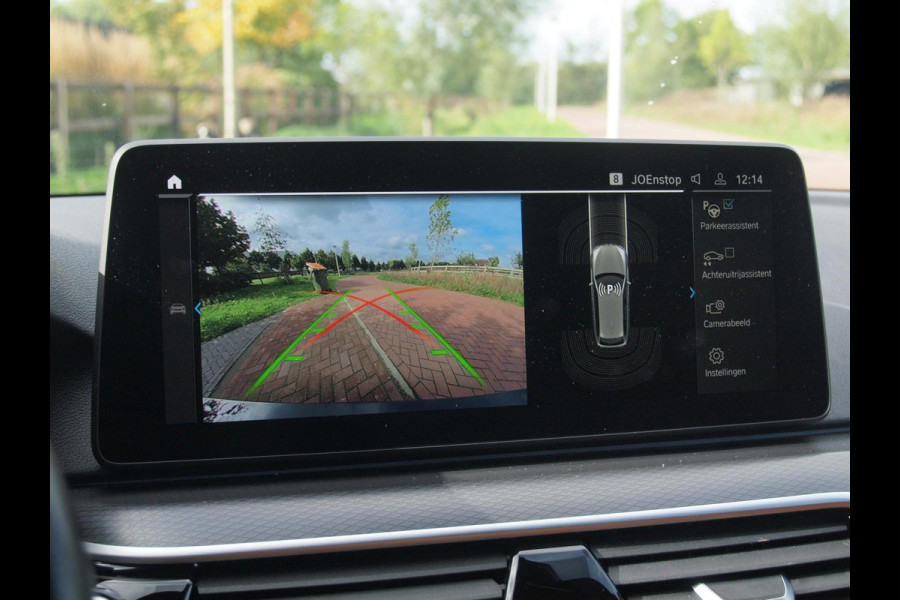 BMW 5 Serie Touring 530e Business Edition Plus | M-Pakket | Head-Up Display | LED-Laser | Camera | Sfeerverlichting | ACC | NL-Auto |
