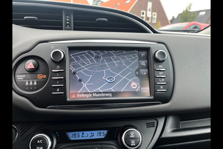 Toyota Yaris 1.5 VVT-i Dynamic Automaat, 16.000 km !