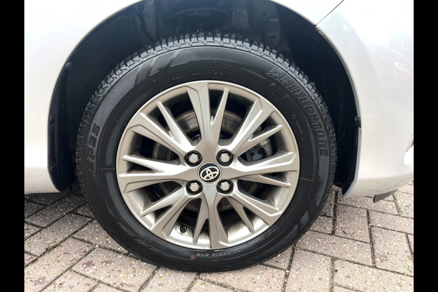 Toyota Yaris 1.5 VVT-i Dynamic Automaat, 16.000 km !