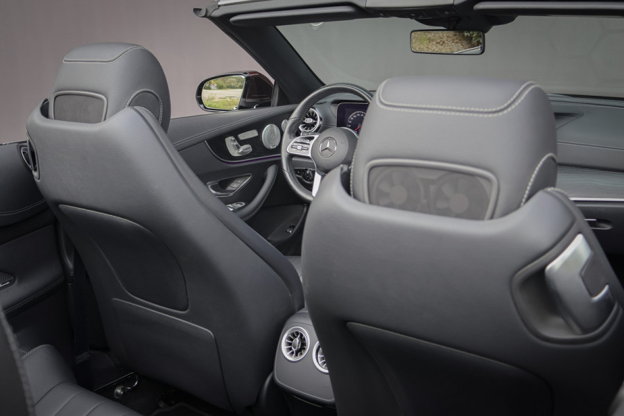 Mercedes-Benz E-Klasse Cabrio 200 Premium Plus AMG | STOELVERWARMING & NEKVERWARMING | SFEERVERLICHTING | 360 CAMERA | HEAD UP | STOELVERWARMING & NEKVERWARMING | SFEERVERLICHTING | 360 CAMERA | HEAD UP |