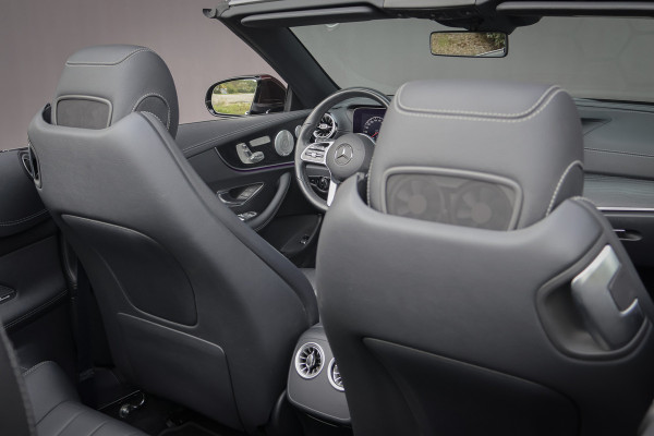 Mercedes-Benz E-Klasse Cabrio 200 Premium Plus AMG | STOELVERWARMING & NEKVERWARMING | SFEERVERLICHTING | 360 CAMERA | HEAD UP | STOELVERWARMING & NEKVERWARMING | SFEERVERLICHTING | 360 CAMERA | HEAD UP |