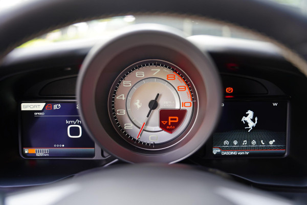Ferrari F8 Tributo 3.9 V8 HELE / 6 D.KM / Full Carbon Exterior / Full ADAS