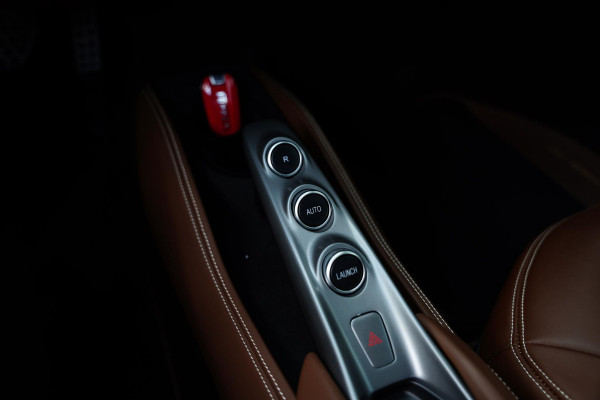 Ferrari F8 Tributo 3.9 V8 HELE / 6 D.KM / Full Carbon Exterior / Full ADAS
