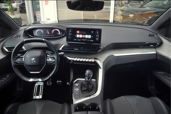 Peugeot 3008 1.2 PureTech 130 PK GT | Panoramadak | Black Pack | Eerste Eigenaar!