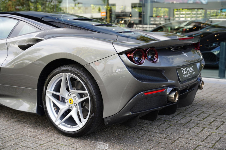 Ferrari F8 Tributo 3.9 V8 HELE / 6 D.KM / Full Carbon Exterior / Full ADAS