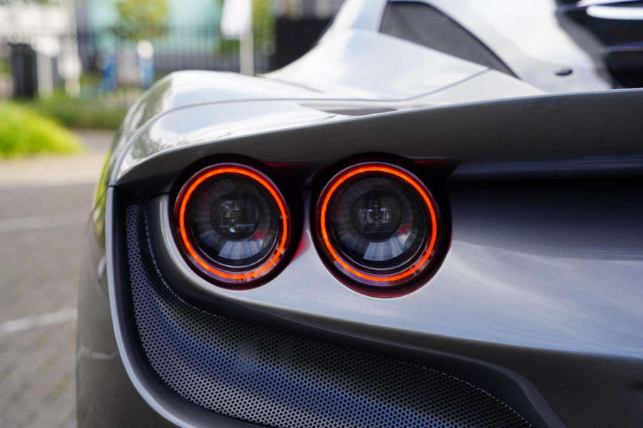 Ferrari F8 Tributo 3.9 V8 HELE / 6 D.KM / Full Carbon Exterior / Full ADAS