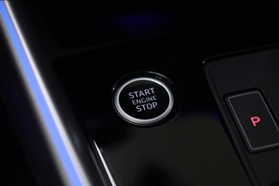 Audi A3 Sportback 30 TFSI Business edition NAP /CARPLAY/ACC/LANEASSIST/REMASSIST/SFEERVER/VOL