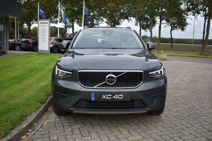 Volvo XC40 B3 Core | Leder |  ACC | Stoel stuurwiel verwarmd | Camera + PDC |