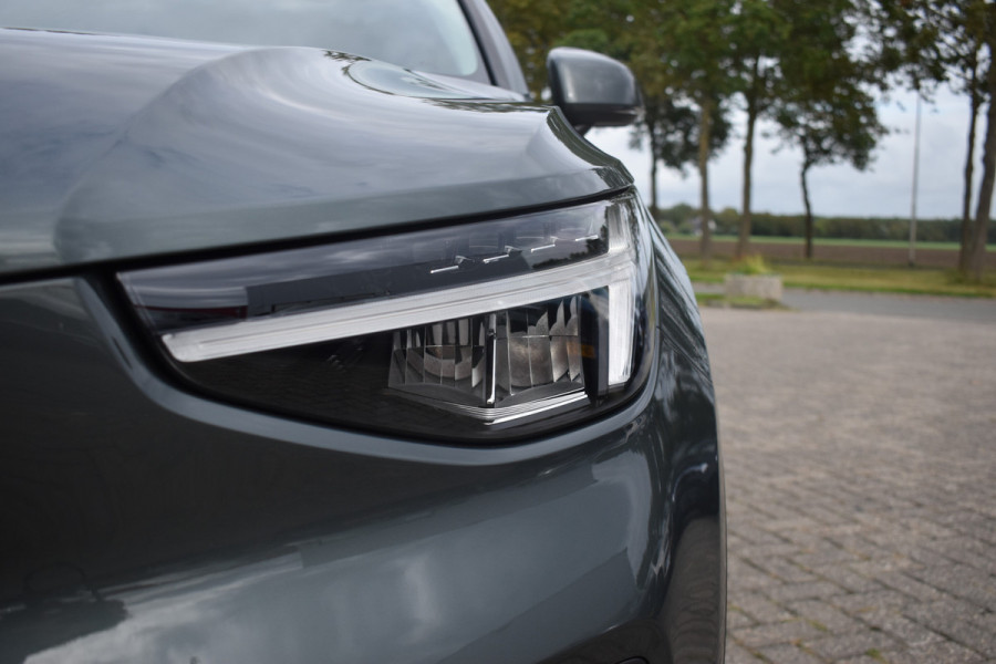 Volvo XC40 B3 Core | Leder |  ACC | Stoel stuurwiel verwarmd | Camera + PDC |