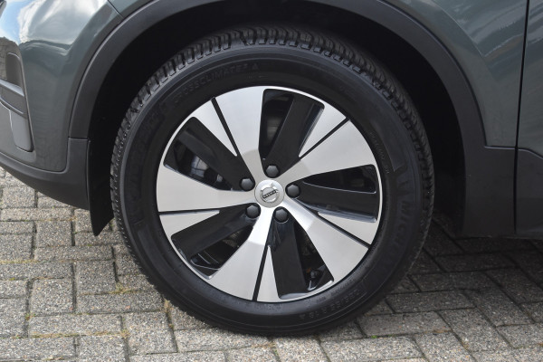Volvo XC40 B3 Core | Leder |  ACC | Stoel stuurwiel verwarmd | Camera + PDC |