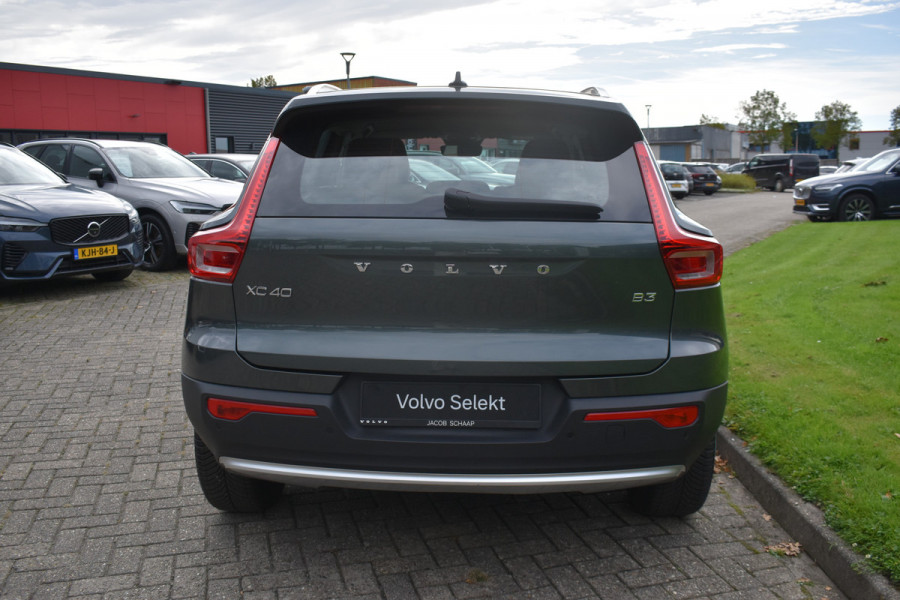 Volvo XC40 B3 Core | Leder |  ACC | Stoel stuurwiel verwarmd | Camera + PDC |