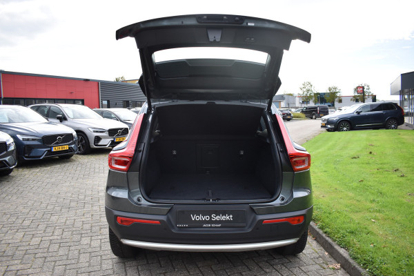 Volvo XC40 B3 Core | Leder |  ACC | Stoel stuurwiel verwarmd | Camera + PDC |