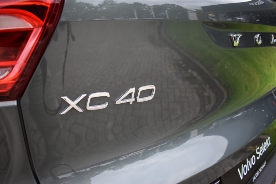 Volvo XC40 B3 Core | Leder |  ACC | Stoel stuurwiel verwarmd | Camera + PDC |