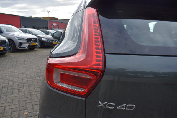 Volvo XC40 B3 Core | Leder |  ACC | Stoel stuurwiel verwarmd | Camera + PDC |