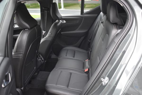 Volvo XC40 B3 Core | Leder |  ACC | Stoel stuurwiel verwarmd | Camera + PDC |