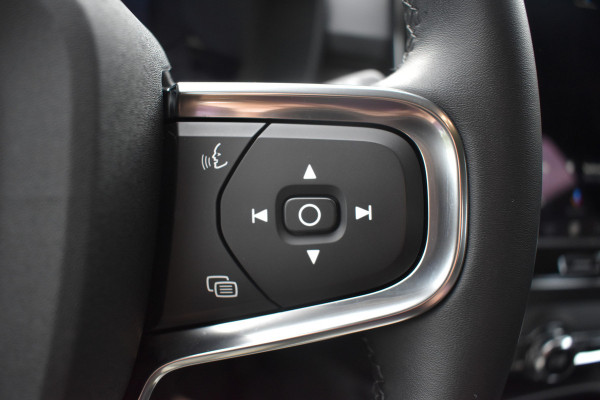 Volvo XC40 B3 Core | Leder |  ACC | Stoel stuurwiel verwarmd | Camera + PDC |