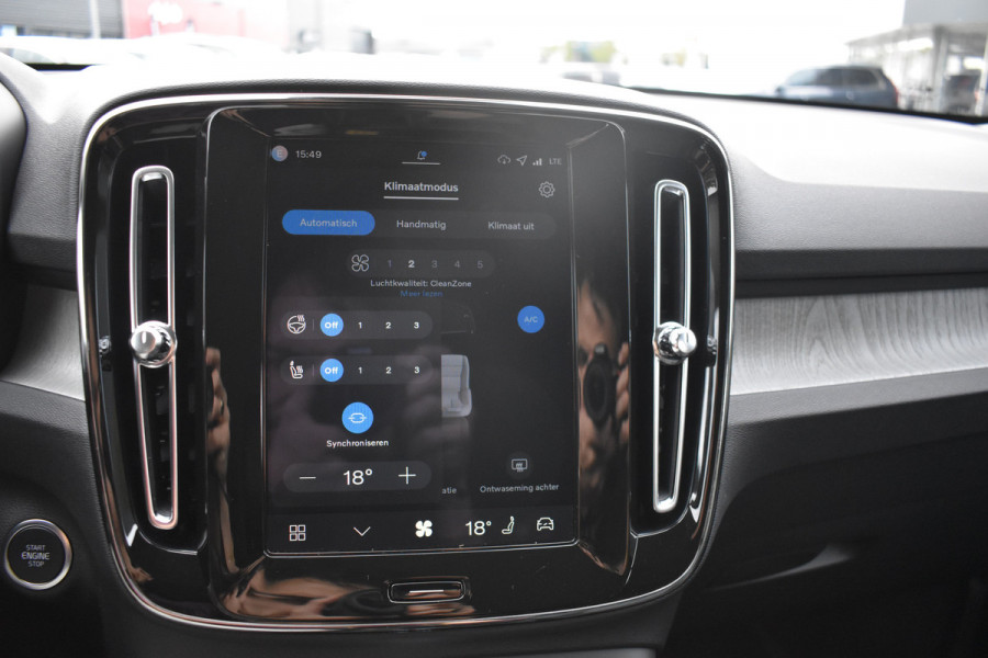 Volvo XC40 B3 Core | Leder |  ACC | Stoel stuurwiel verwarmd | Camera + PDC |