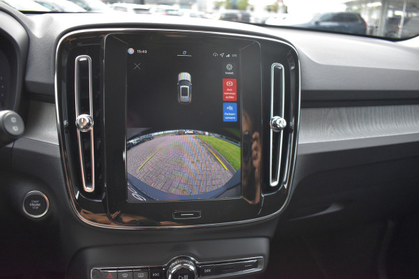 Volvo XC40 B3 Core | Leder |  ACC | Stoel stuurwiel verwarmd | Camera + PDC |