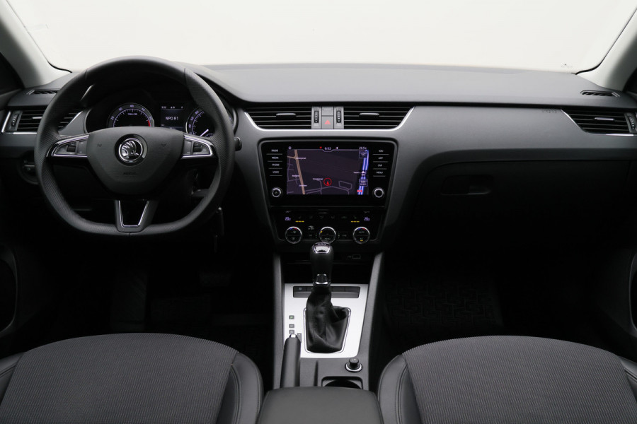Škoda Octavia Combi 1.5 TSI DSG Greentech Business Edition Camera, Apple Carplay, Trekhaak, Climate, Stoelverwarming, PDC