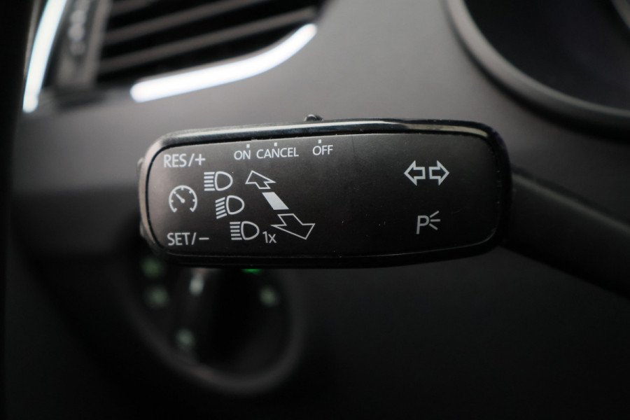 Škoda Octavia Combi 1.5 TSI DSG Greentech Business Edition Camera, Apple Carplay, Trekhaak, Climate, Stoelverwarming, PDC