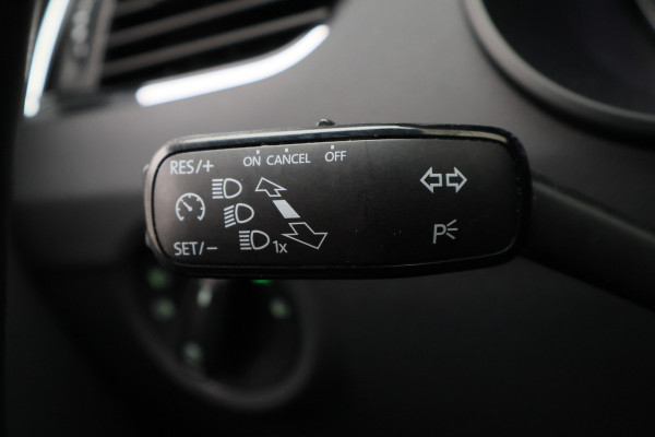 Škoda Octavia Combi 1.5 TSI DSG Greentech Business Edition Camera, Apple Carplay, Trekhaak, Climate, Stoelverwarming, PDC