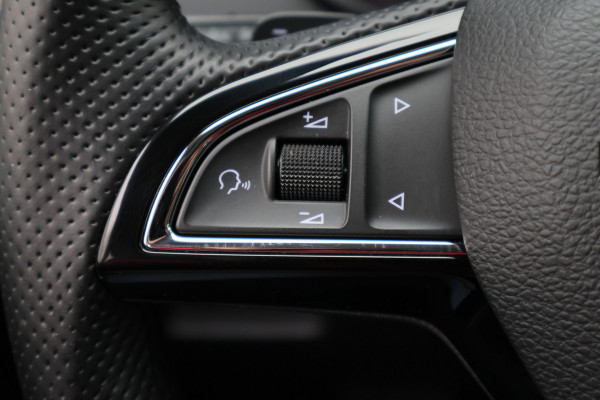 Škoda Octavia Combi 1.5 TSI DSG Greentech Business Edition Camera, Apple Carplay, Trekhaak, Climate, Stoelverwarming, PDC